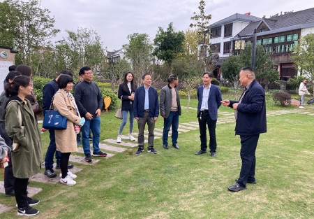 嘉興學院建筑工程學院院長王恩茂一行訪問桐升公司